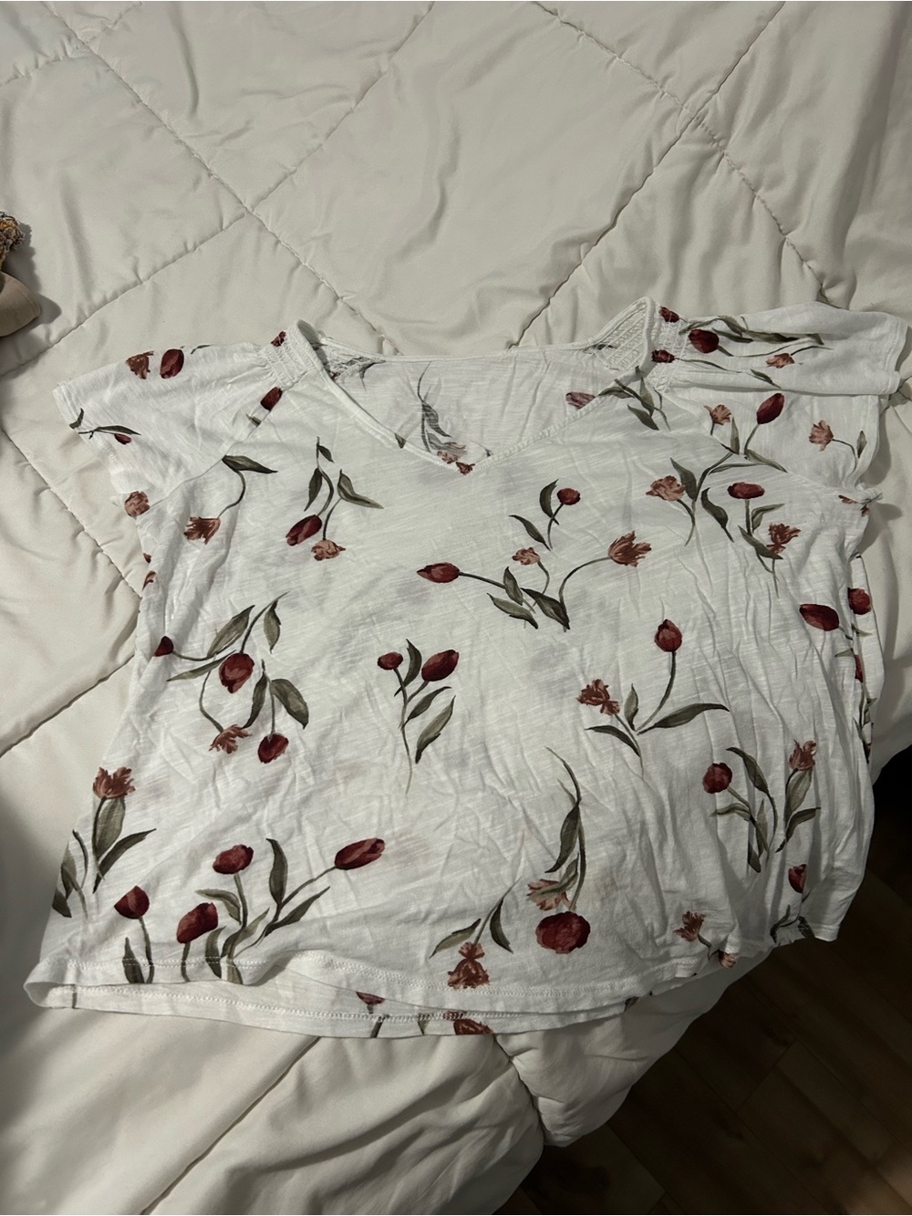 Women's White V-Neck Short Sleeve Top with Red Floral Print